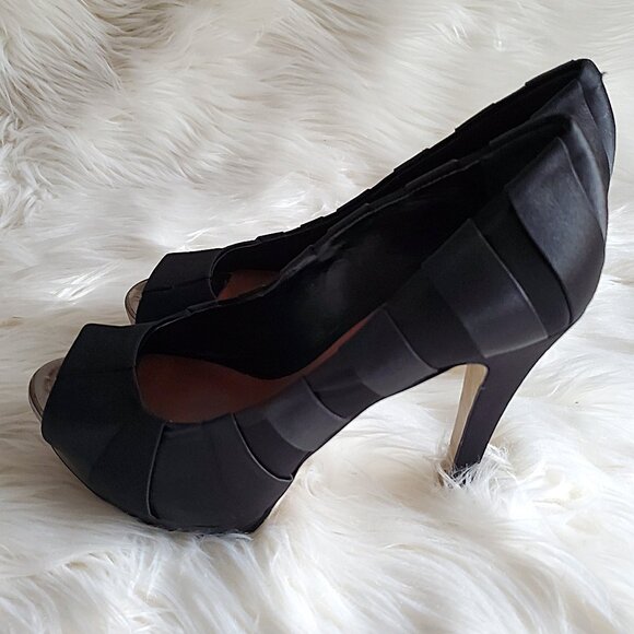BCBGMAXAZRIA Black Satin Peep Toe Pumps SZ 8.5 - Picture 5 of 11